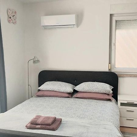 Studio 7Even Ground Floor Pula Dış mekan fotoğraf